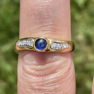 Bague saphir cabochon diamants en or 18 carats d&rsquo;occasion