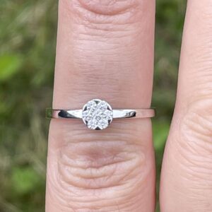 Bague fleur diamants en or 18 carats d’occasion