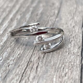 Bague trilogie de diamants en or 18 carats d&rsquo;occasion