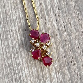 Collier rubis taille poire diamants en or 18 carats d&rsquo;occasion