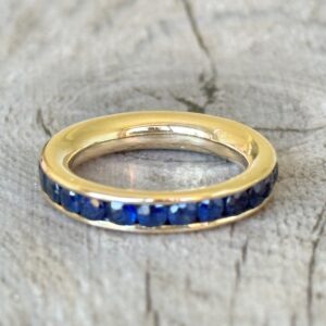 Alliance tour complet saphirs en or 18 carats d’occasion