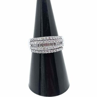 Bague diamants baguettes et brillants en or 18 carats d&rsquo;occasion