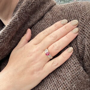 Bague rubis et diamants en or 18 carats d’occasion