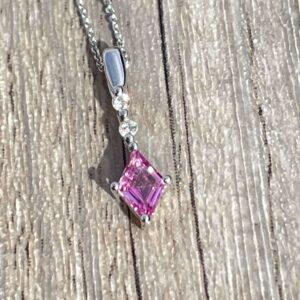 Collier saphir rose diamants en or 18 carats d’occasion