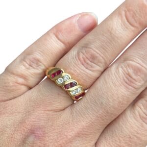Bague jonc rubis diamants en or 18 carats d’occasion