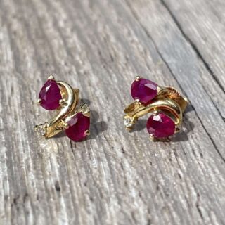 Boucles d’oreilles rubis et diamants en or 18 carats d&rsquo;occasion