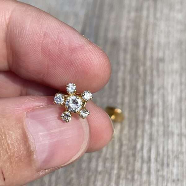 Puces diamants motif fleur or 18 carats occasion