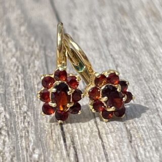 Boucles d&rsquo;oreilles Dormeuses grenats en or 18 carats d&rsquo;occasion