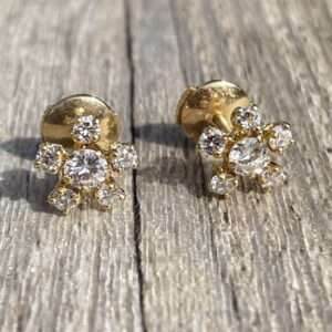 Puces diamants motif fleur en or 18 carats d’occasion