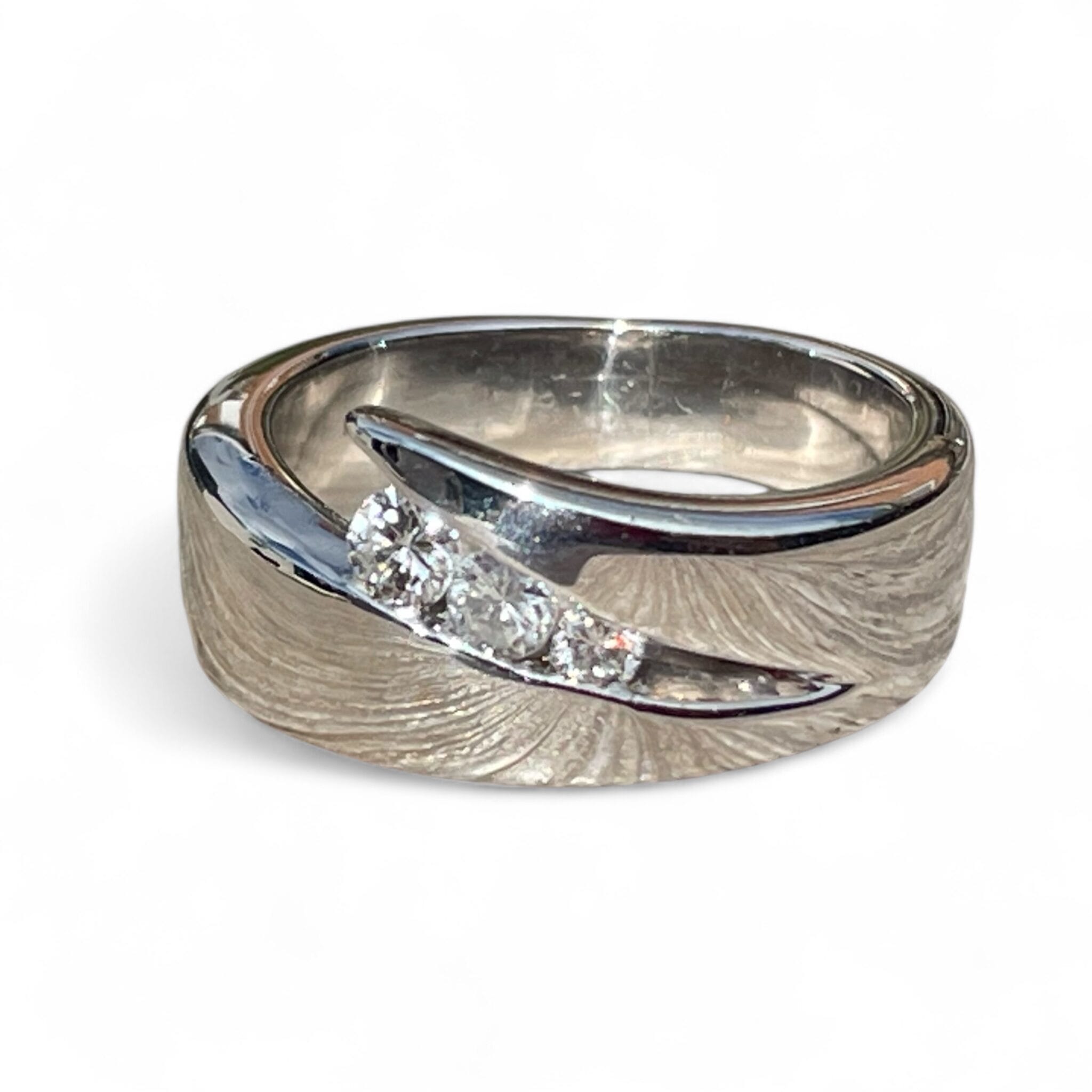 Bague En Or Blanc 18 Carats Avec Trilogie De Diamants (3 Diamants) - Poids Total Diamants 0.45 Carat - Poids Bague 5.26 G - Occasion