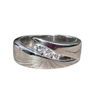 Bague trilogie de diamants en or 18 carats