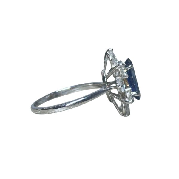 Bague marquise saphir diamants