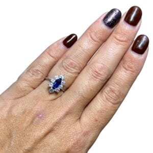 Bague marquise saphir diamants