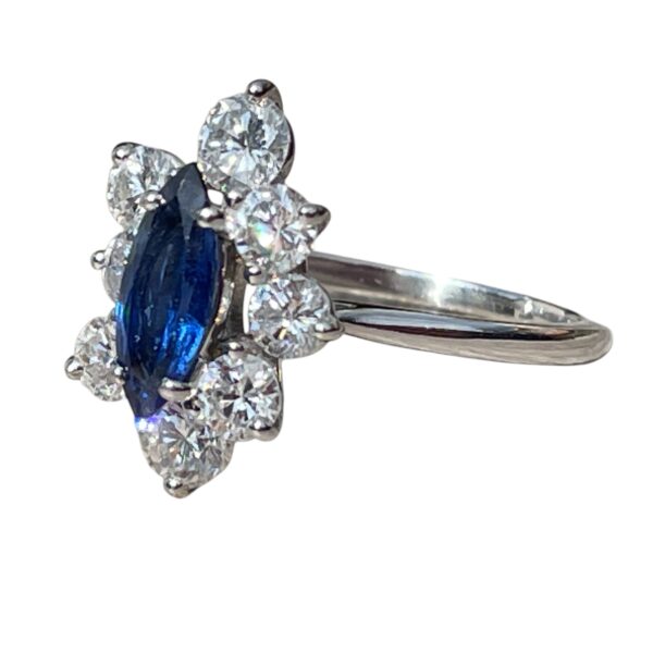 Bague marquise saphir diamants