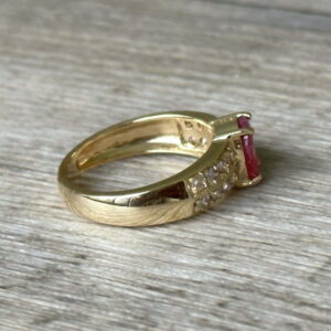 Bague rubis diamants en or 18 carats d’occasion
