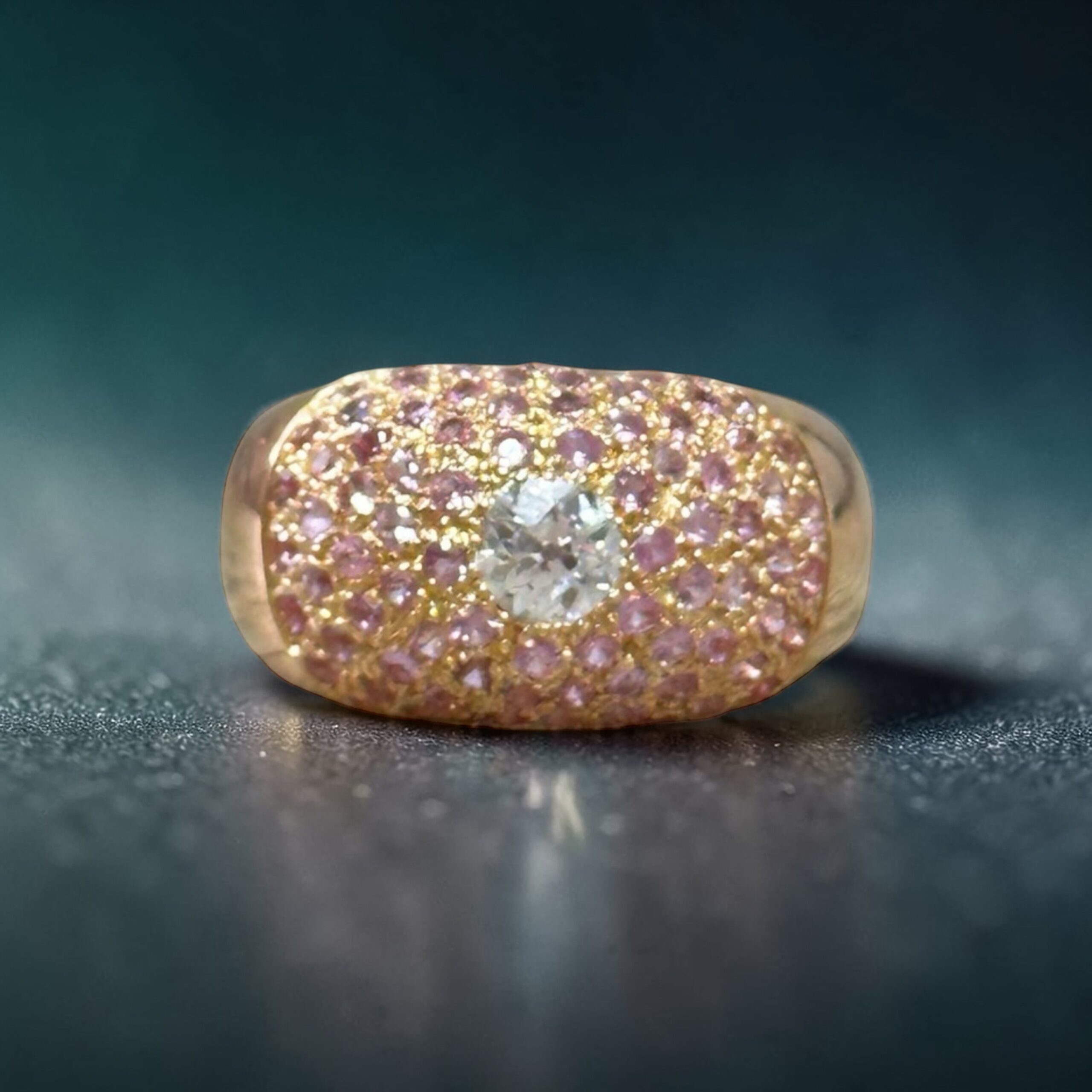 Bague dôme or rose 18 carats diamant 0.50 ct pavage saphirs roses | Des Bijoux en Or Bague dôme or rose 18 carats diamant 0.50 ct pavage saphirs roses – Image 4