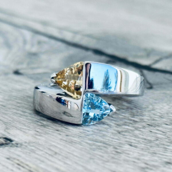 Bague toi et moi tourmalines bleu tourmaline jaune or 18 carats occasion