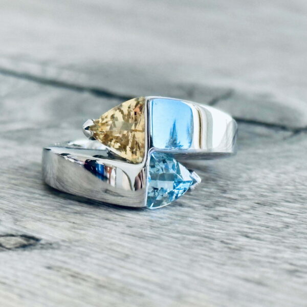 Bague toi et moi tourmalines bleu tourmaline jaune or 18 carats occasion