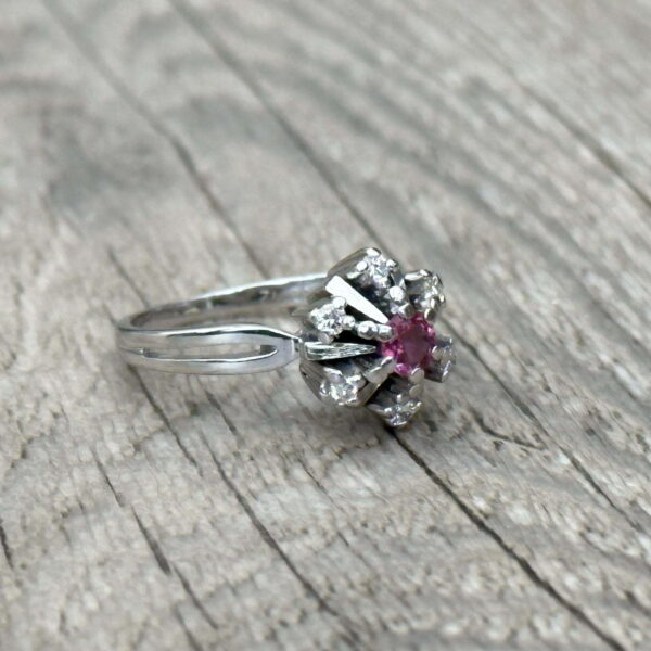 Bague marguerite rubis diamants or 18 carats occasion