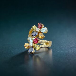 Bague florale or jaune 18 carats diamants naturels et pierres fines multicolores 4,40 carats