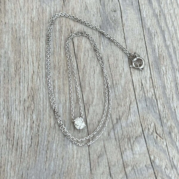 Collier diamant coussin en or 18 carats