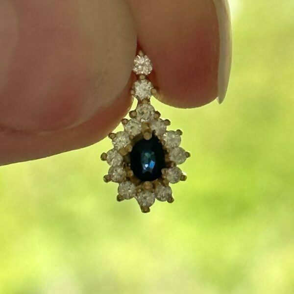 Pendentif marguerite saphir diamants or 18 carats