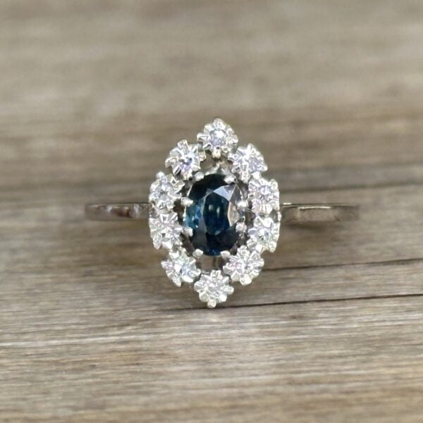 Bague Marguerite saphir diamants en or 18 carats