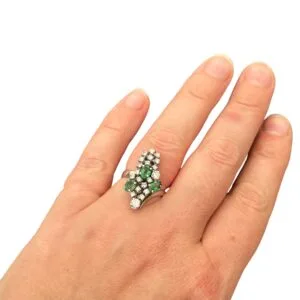 Bague émeraudes diamants en or 18 carats