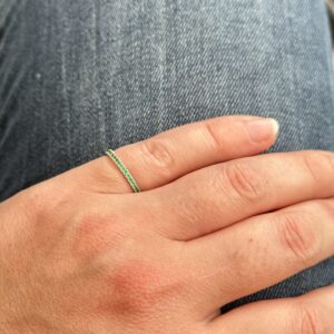 Alliance tour complet émeraudes en or 18 carats