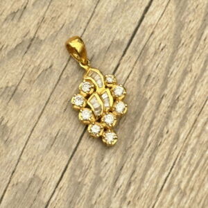 Pendentif d’occasion en or 20 carats serti de diamants