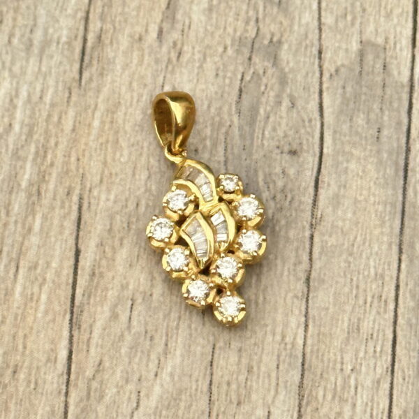 Pendentif grappe de diamants or 20 carats