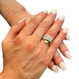 Bague signée Rochas Paris en or jaune 18 carats