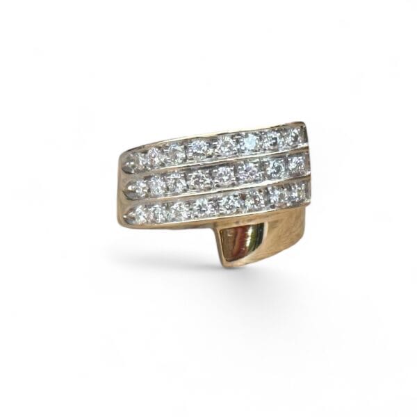 Bague signée Rochas Paris en or jaune 18 carats
