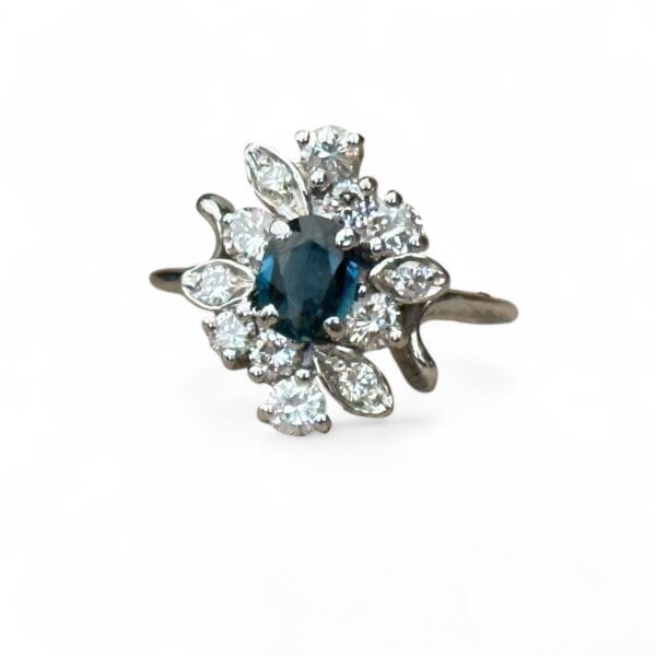 Bague fleur saphir et diamants en or 18 carats