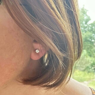 Puces diamants 0.60 ct en or 18 carats