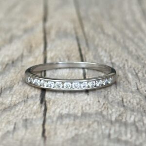 Demi alliance en or blanc 18 carats d’occasion