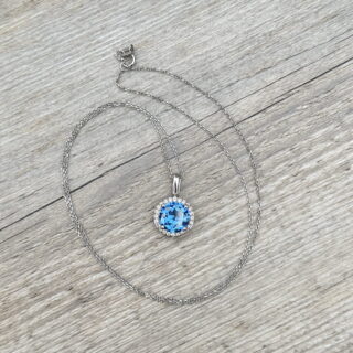 Collier halo saphir diamants en or 18 carats d&rsquo;occasion