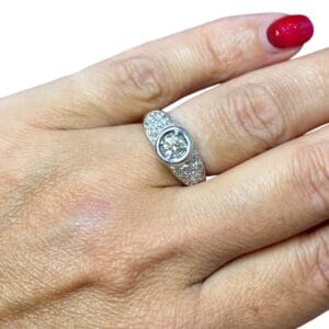 Solitaire illusion en or 18 carats sertie de diamants