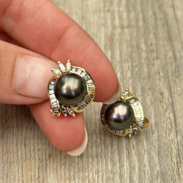 Boucles d'oreilles perles de Tahiti et diamants en or 18 carats