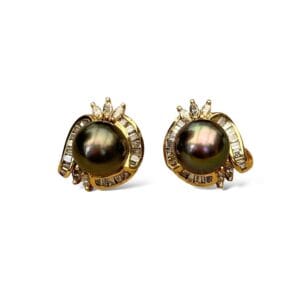 Boucles d’oreilles perles de Tahiti et diamants en or 18 carats