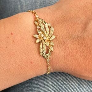 Bracelet motif floral en or 18 carats serti de diamants