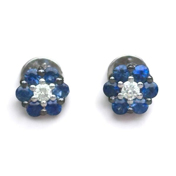 Boucles d'oreilles fleurs saphirs diamants en or 18 carats