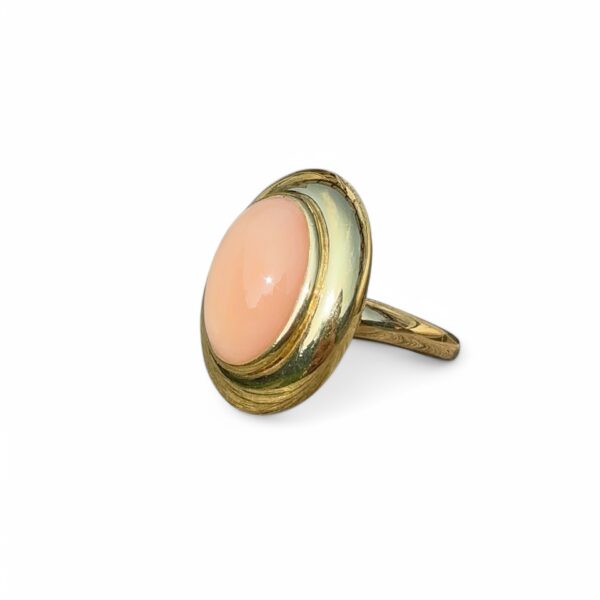Bague corail peau d'ange en or 18 carats