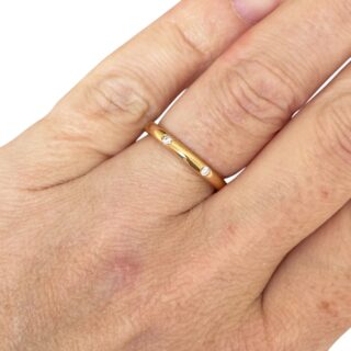 Bague en or jaune 18 carats sertie de diamants