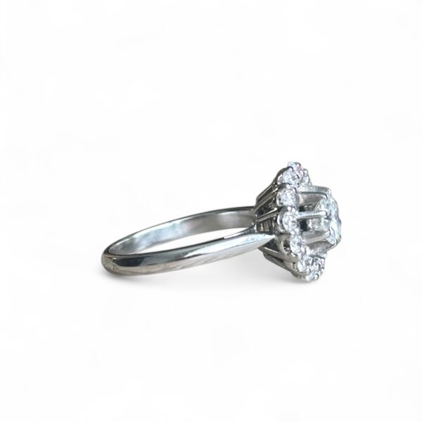 Bague marguerite en or blanc