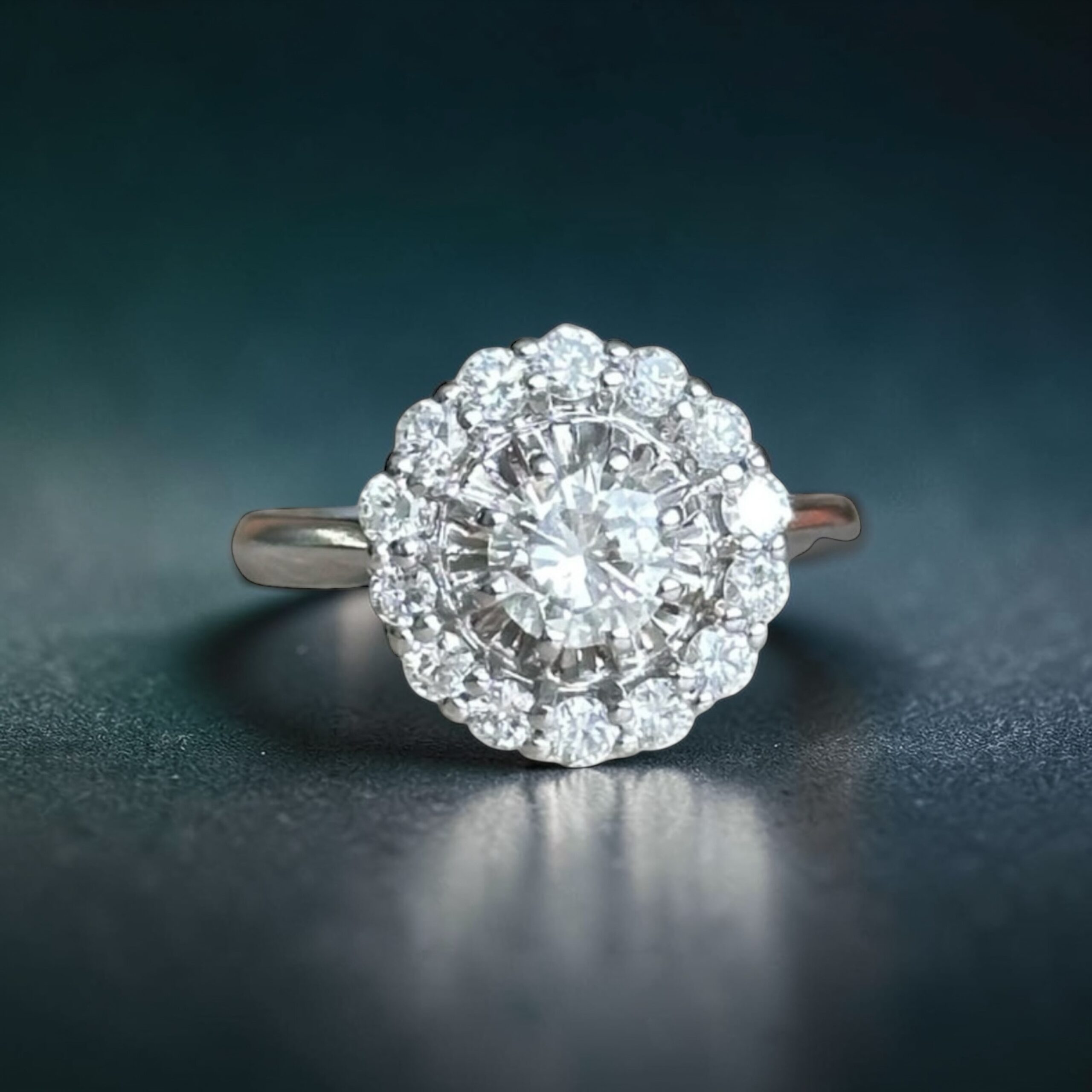 Bague diamant halo 1 carat en or blanc 18 carats – diamant central 0,50 carat | Des Bijoux en Or bague halo diamant 1 carat or blanc 18 carats