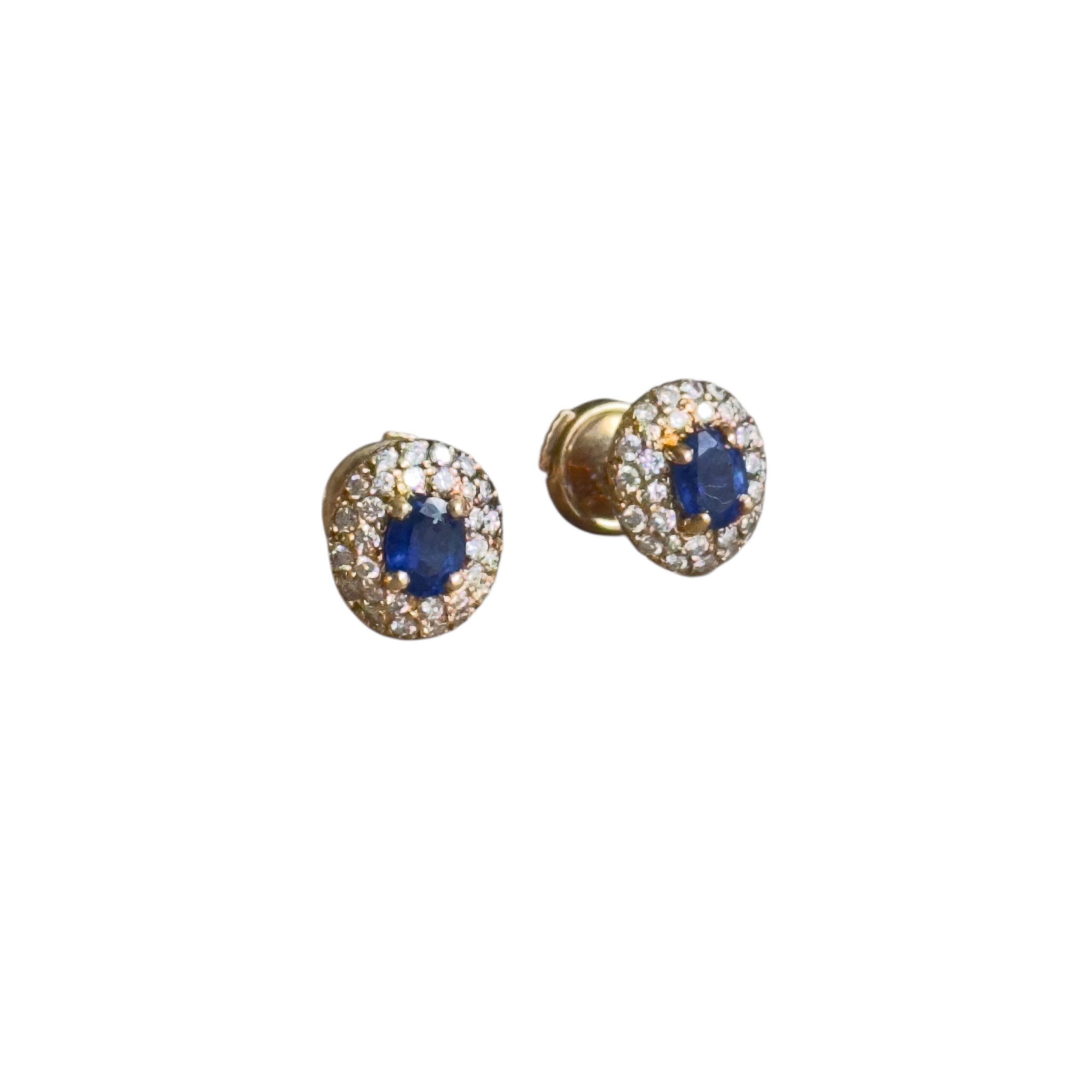 Boucles d’oreilles Marguerite en or 18 carats | Des Bijoux en Or Paire de boucles d’oreilles Marguerite or 18 carats, saphirs et diamants, bijou ancien d’occasion