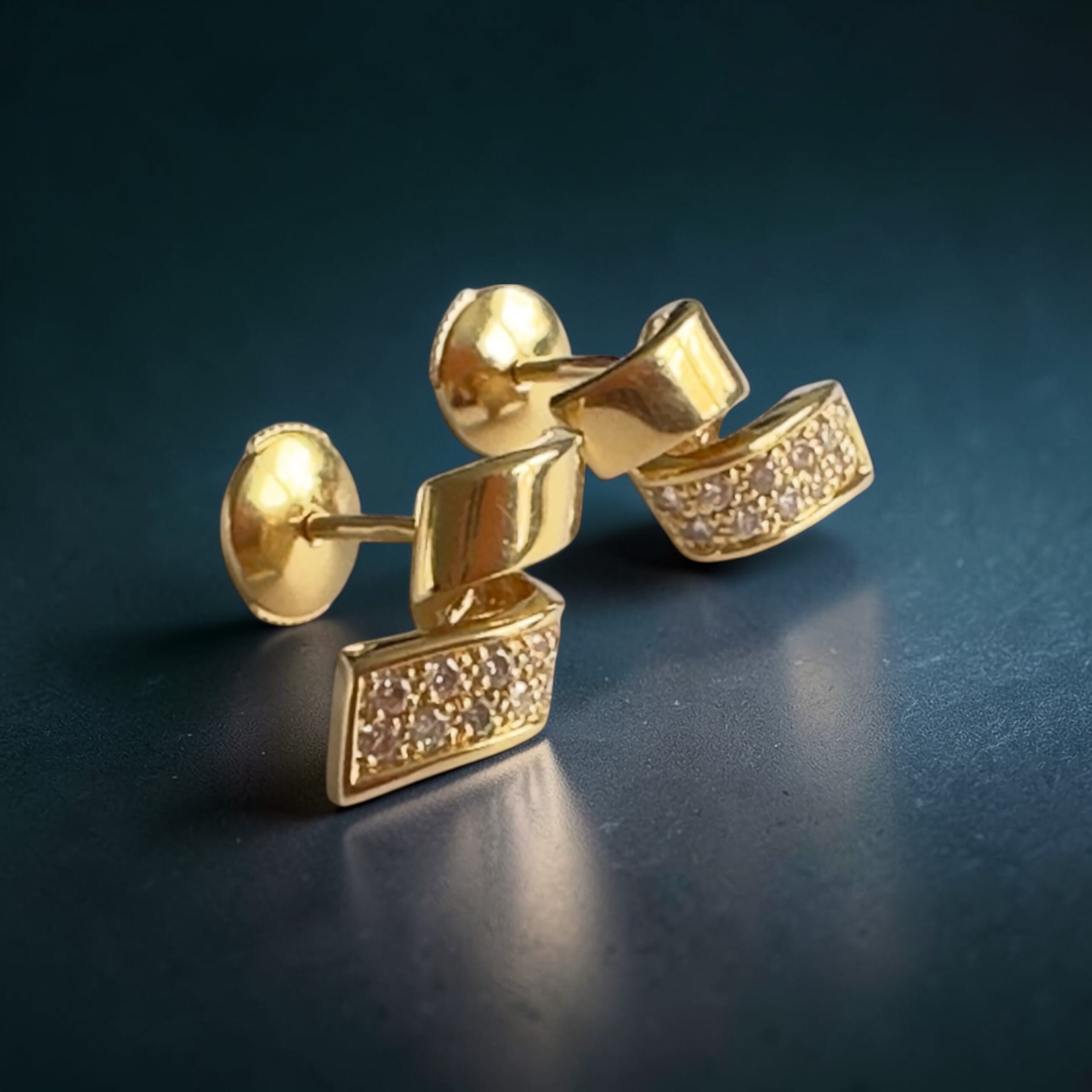 Boucles d’oreilles diamant 0,24 carat or jaune 18 carats fermoirs Alpa | Des Bijoux en Or Boucles d’oreilles diamant