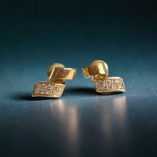 Boucles d’oreilles diamant 0,24 carat or jaune 18 carats fermoirs Alpa